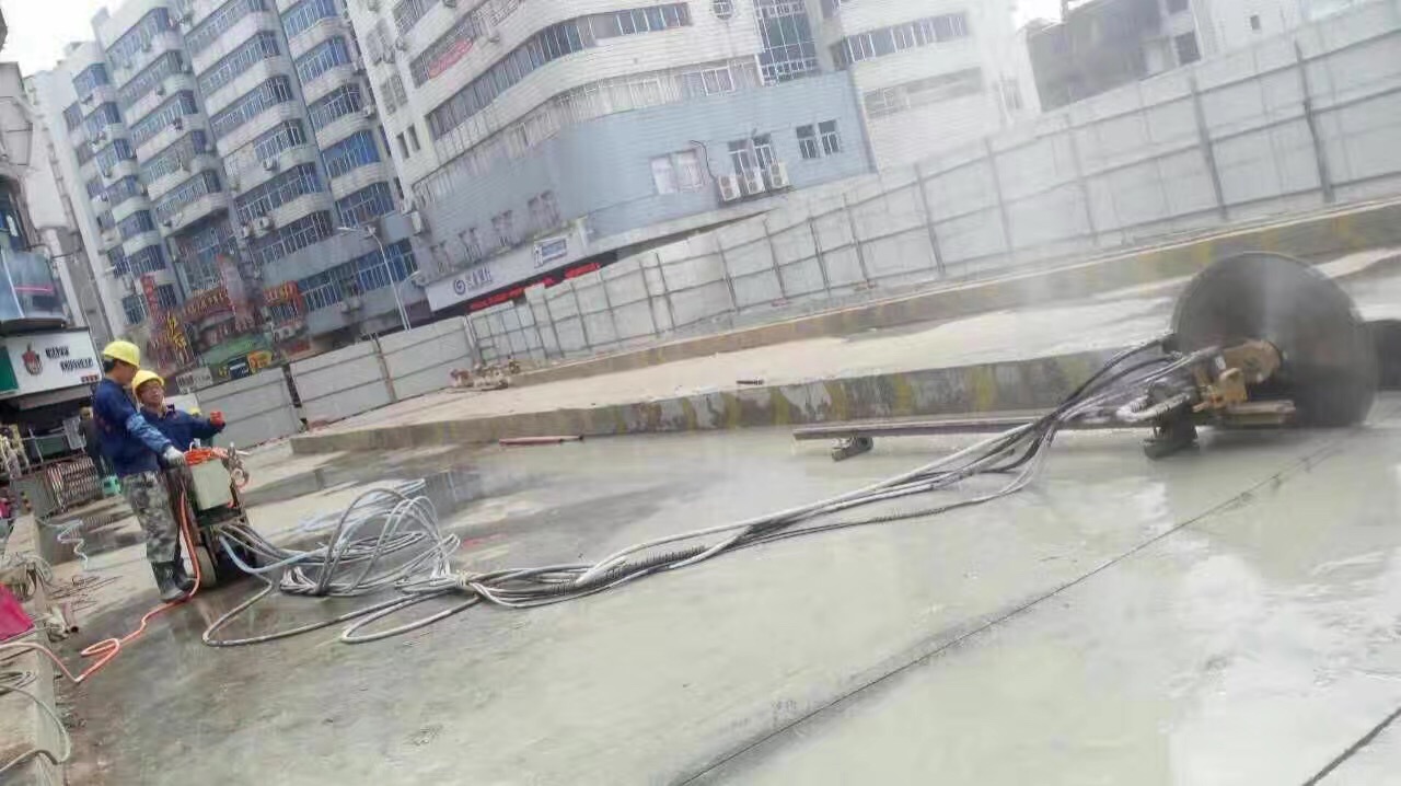 钢水包的结构_二手钢结构设备_钢闸门结构