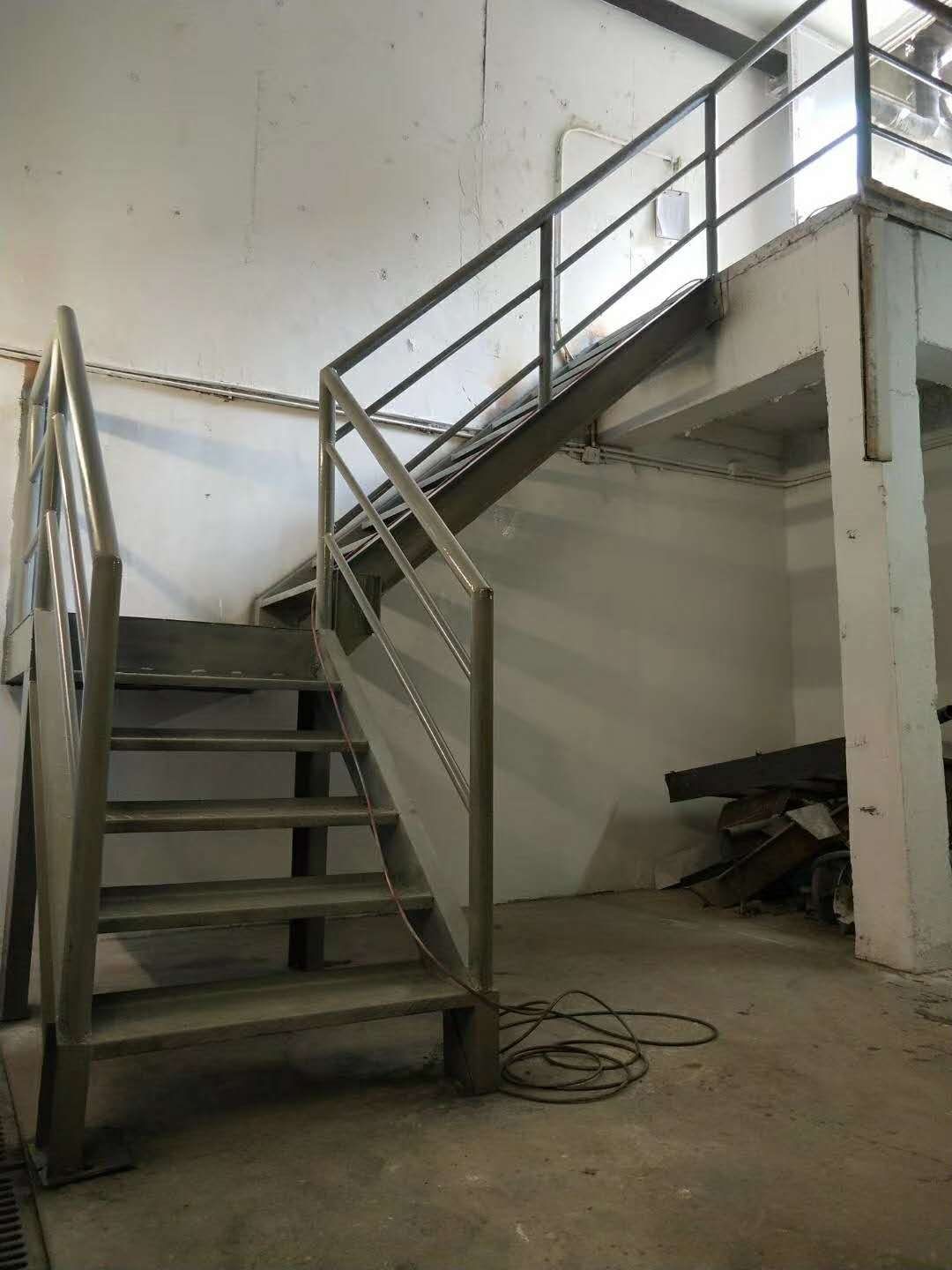 车间镀锌钢地板_二手货车报价 二手货车交易市_郑州市二手钢结构车间