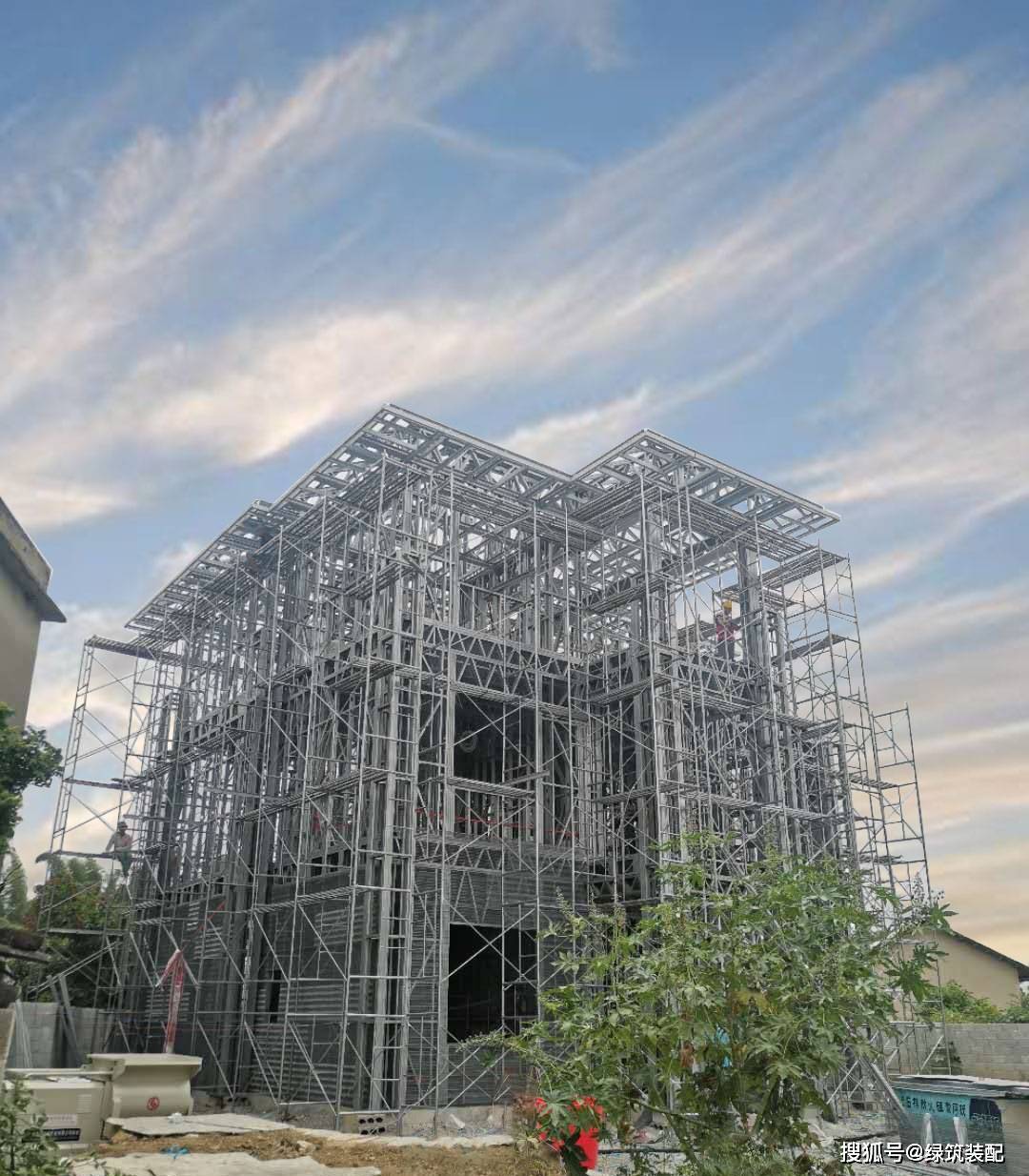 回收钢结构_网易结构 钢框架 混凝土核心筒 dwg_钢水包的结构