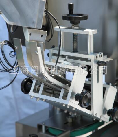 钢结构抛丸机价格二手_抛丸打砂机铁纱价格_抛丸打砂机