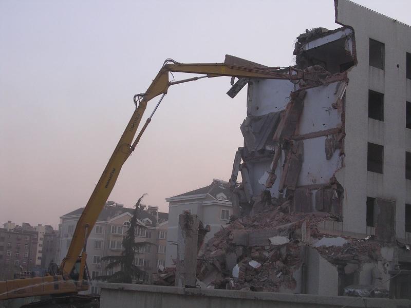 二手钢结构生产线设备_生产锌钢护栏设备_建筑1m线结构1m线区别
