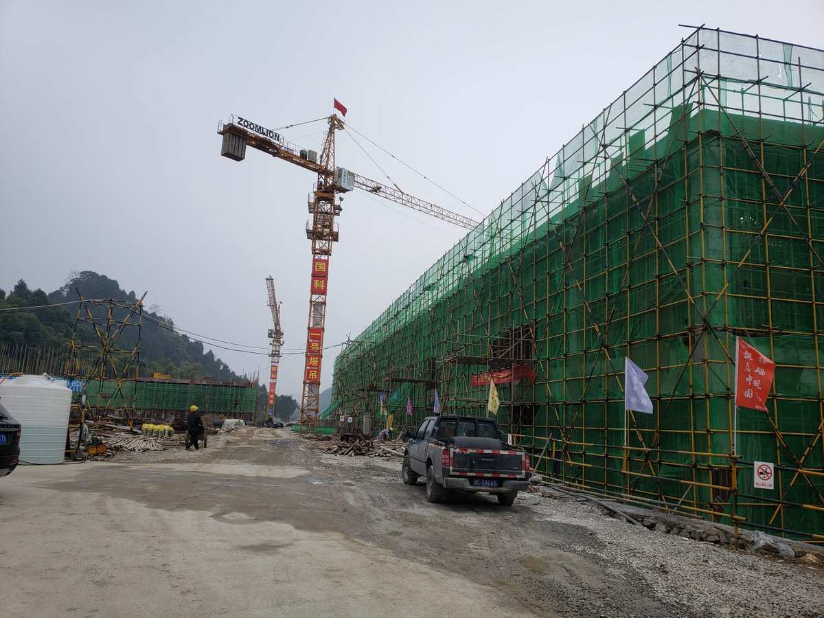 旧钢构厂房_钢构厂房采光带知道宽怎么求面积_钢构厂房设计