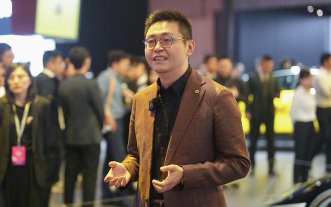 换帅一个月后的莲花：聚焦、减重、搭体系