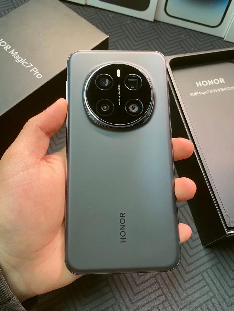 荣耀Magic7 Pro一跌再跌，16GB+512GB降幅高达1420元，终于等到了_荣耀magic降价_