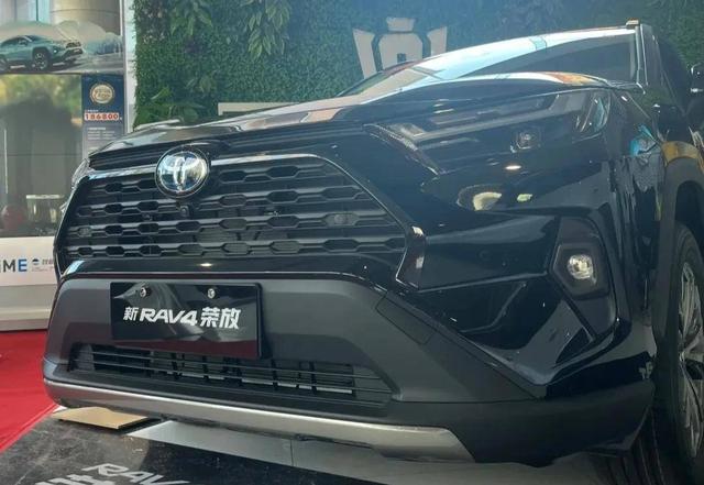 16.98万降至13.38万，试驾RAV4荣放，难听却句句真实的评价都在这-有驾
