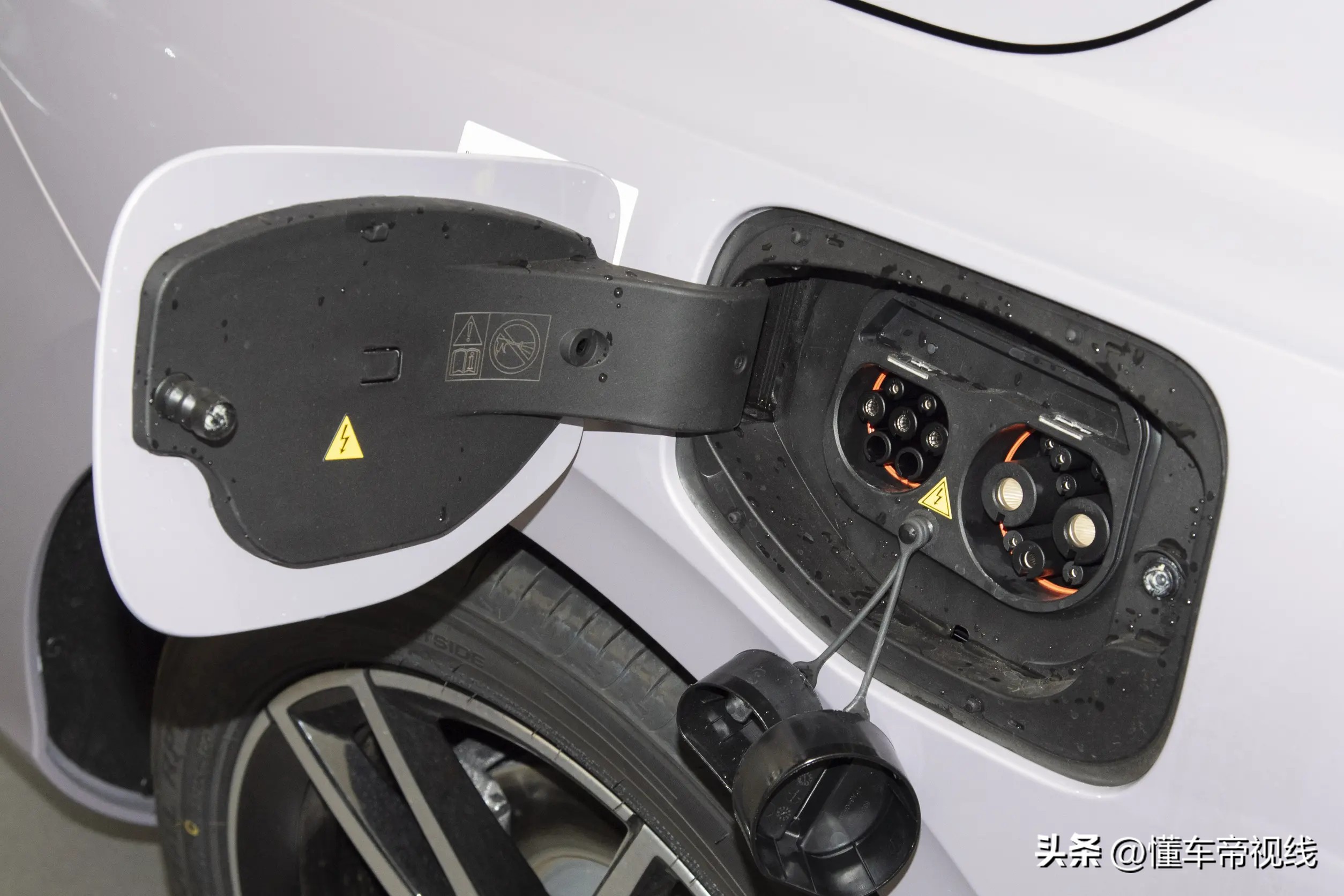 新车 | 限时优惠7.98万元起/纯电紧凑型车，荣威D6“霞光紫”到店__新车 | 限时优惠7.98万元起/纯电紧凑型车，荣威D6“霞光紫”到店