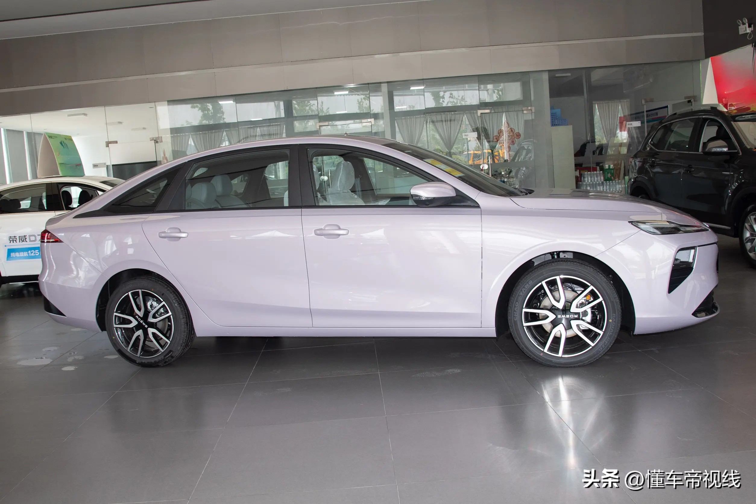 新车 | 限时优惠7.98万元起/纯电紧凑型车，荣威D6“霞光紫”到店_新车 | 限时优惠7.98万元起/纯电紧凑型车，荣威D6“霞光紫”到店_