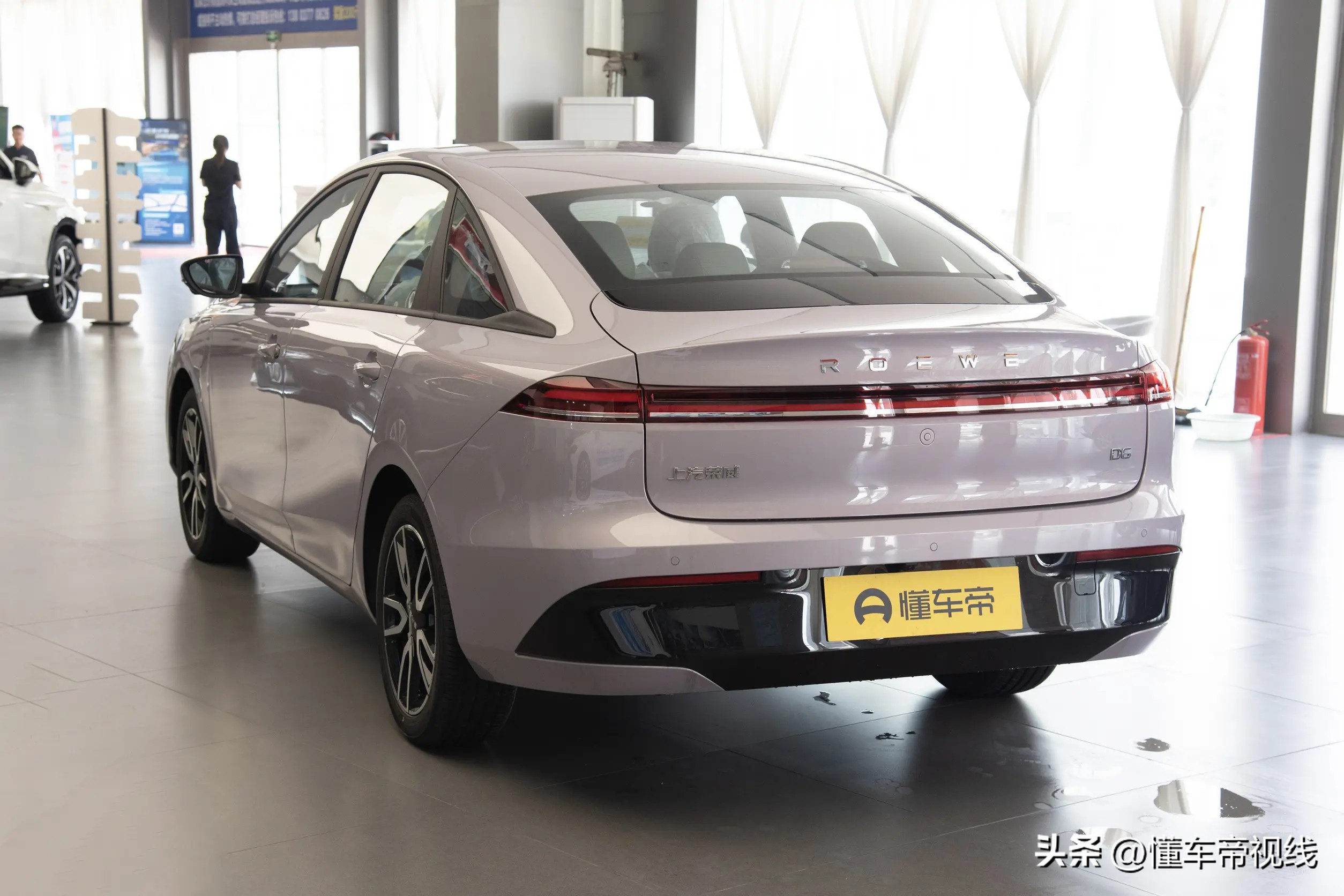 _新车 | 限时优惠7.98万元起/纯电紧凑型车，荣威D6“霞光紫”到店_新车 | 限时优惠7.98万元起/纯电紧凑型车，荣威D6“霞光紫”到店