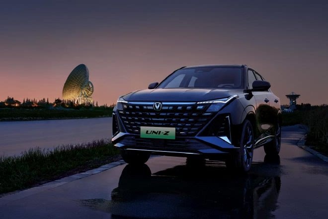 _售8.69万元起 2025款UNI-Z PHEV焕新上市_售8.69万元起 2025款UNI-Z PHEV焕新上市