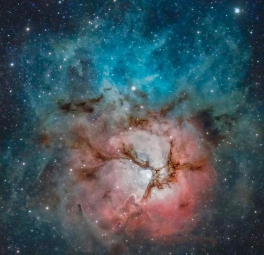 34小时夜空守望，天文摄影师抓拍4000光年外的恒星摇篮__34小时夜空守望，天文摄影师抓拍4000光年外的恒星摇篮